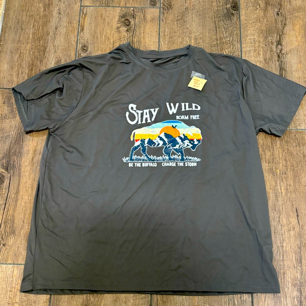 Ladies XXL Stay Wild t shirt